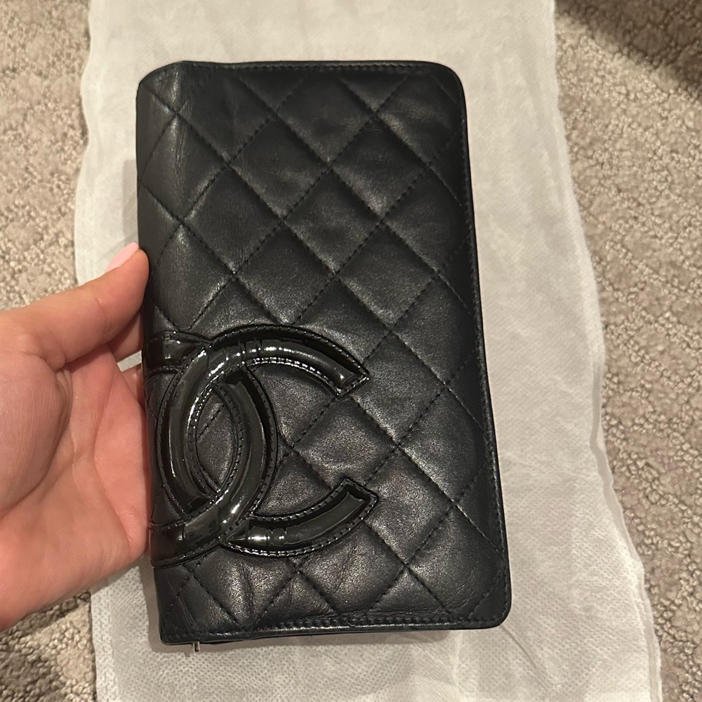 CHANEL CC Cambon Zip Bifold Long Wallet Calfskin Black enamel